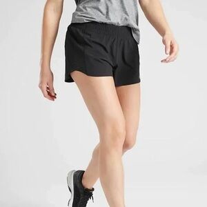 Athleta hustle shorts 3’
